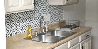 Room in 2 Bedroom Home at Forest View Ave Gallery 17