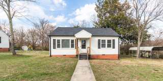 Lovely 3 bedroom, 1 bathroom home in High Point with LVP throughout! Gallery 1