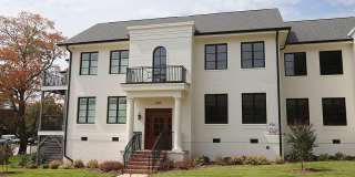 Luxury Condo in the Village District of Downtown Raleigh - Walking Distance to Shopping + Dining Gallery 1