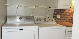 Beautiful Updated Two Story Townhouse In GREAT LOCATION Gallery 26