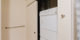 2121 Belmont Gallery 41