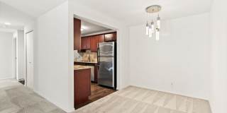 Modern 2-Bedroom Condo in Shoreline with Stylish Finishes Gallery 12
