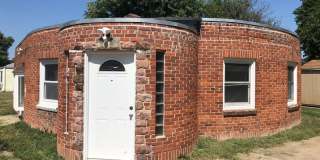 3BR Brick House Gallery 1