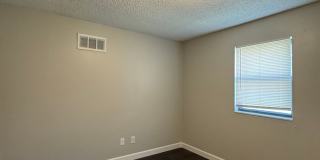 2 Bed Duplex with Bonus Room & Garage Gallery 7