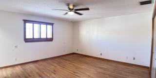 4719 Frankfort Avenue Gallery 39