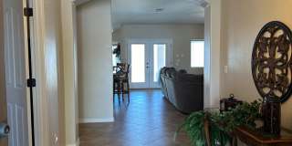 Longterm unfurnished - RV Garage Gallery 3