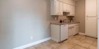Courtyard Apartments Gallery 14