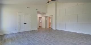 515 W Jackson Street Gallery 24
