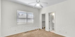 635 E Henry St Gallery 12