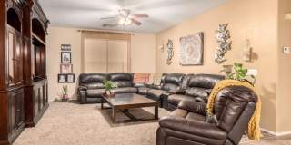 Amazing 4 bedroom In Lyons Gate! Gallery 7