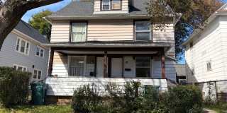 Charming 2BR Duplex in Rochester Gallery 1