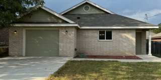 Newer Construction 3/2 Gallery 1