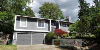Wonderful & Updated 3-Bedroom Home w/Custom Chicken Coop in Redmond FOR RENT!! Gallery 1