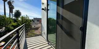 Five Bedroom/Four Bathroom Luxury House in Koreatown Gallery 18