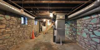 4 Bedroom North Campus Newly Remodeled House with 2 Decks and Patio Gallery 34