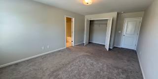 Updated 3 Bedroom Townhome with Harrisburg Schools Gallery 16