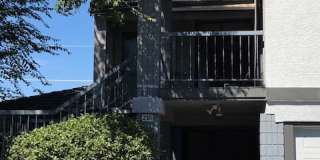 Upstairs Three Bedroom Condo ~ N. Prescott Gallery 1