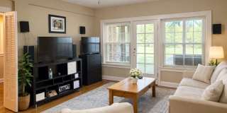 FULLY Furnished Plaza Condo Gallery 10