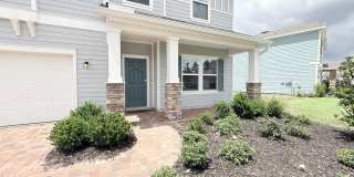 Spacious 4BR Home with Office, Loft & Lake Views Gallery 3