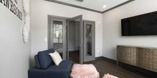 Pointe at Crestmont Apartments - Affordable Housing Gallery 6