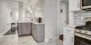 3-bedroom 3-bathroom w/a loft in historic Pendleton Heights! Gallery 6