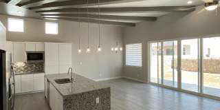 12360 DESERT WOLF Avenue Gallery 4