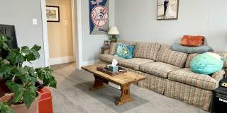 500 Main Street unit: Upper Front Gallery 3