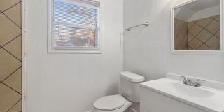 1630 W Rosewood unit: B 1630 W Rosewood unit: B Gallery 10