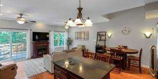 Beautiful 3 Bedroom Bridgeport Townhome! Gallery 15