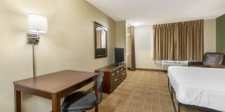 Suites Indianapolis - Airport Gallery 13