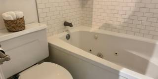 One Bedroom in Honolulu at Queens Villa Gallery 5