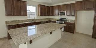 4 bedroom, 2.5 bathroom home in Golden Valley.  washer/dryer/refigerator included Gallery 3
