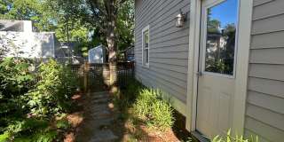 Beautiful 1 bed/1 bath near Duke utilities included and off street parking! Gallery 10