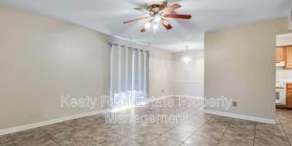 211 Versailles Boulevard Gallery 7