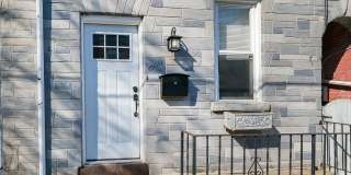 Updated 4 Bed 2 Bath Townhouse in Lancaster City! Gallery 3