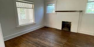 Spacious Home Near U-M | Large Bedrooms, Porches & In-Unit Laundry Spacious Home Near U-M | Large Bedrooms, Porches & In-Unit Laundry Gallery 6