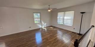 Room in 6 Bedroom Home at Oak Park Rd Gallery 30