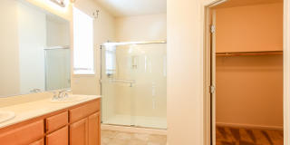 Beautiful and Spacious 3BR 2.5BA Single Family Home Gallery 13