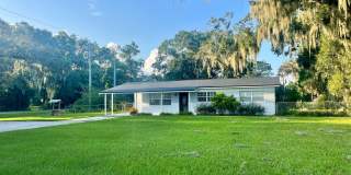 Country Living! 2 Bedroom Lithia Gallery 1
