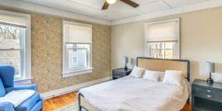 Renovated 2 Bedroom + Den w/ Private Garden Access Renovated 2 Bedroom + Den w/ Private Garden Access Gallery 14