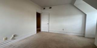 4821 Centre Avenue Gallery 16