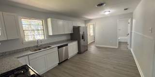 MAJOR PRICE DROP!!  Stunning 3 bedroom 2 bath home in Baton Rouge, LA Gallery 5