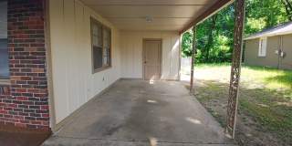 Charming 3 bedroom home - Open To Section 8 Gallery 3