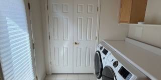 ***1,000 Off 1st Month rent if Lease signed by 9/1*** Light filled 3BD/3BA townhome Gallery 9