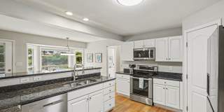 Freshly Renovated 4 Bedroom Home In Centerville OH Gallery 5