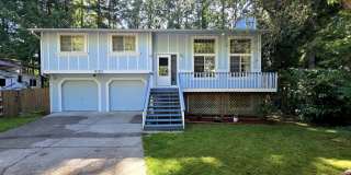 530 Northwest Carolyn Lane - A Gallery 1