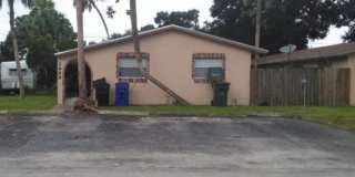 Stylish Fort Lauderdale 3/2 with Stainless Steel & Wood Floors Gallery 1