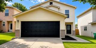 Spacious 3 Bed / 2.5 Bath in NEISD with Open Layout & 2-Car Garage – $1,795 Gallery 21