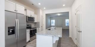 BEAUTIFUL 2 Bedroom Townhome in Mooresville APRIL MOVE IN SPECIAL Gallery 8