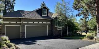 Large Furnished home on Awbrey Butte Gallery 1